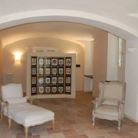 Le Serre & Ξενοδοχείο με διαμερίσματα 4*