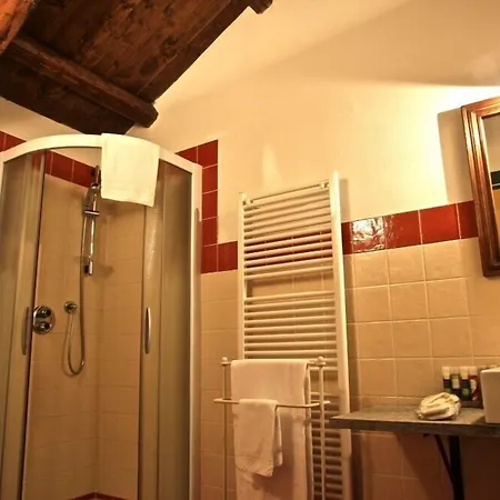 Ξενοδοχείο με διαμερίσματα Le Serre & Μονκαλιέρι